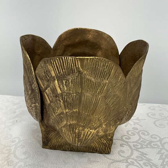 Vintage MCM Hollywood Regency Brass Clam Shell Planter or Vase - Picture 2 of 9
